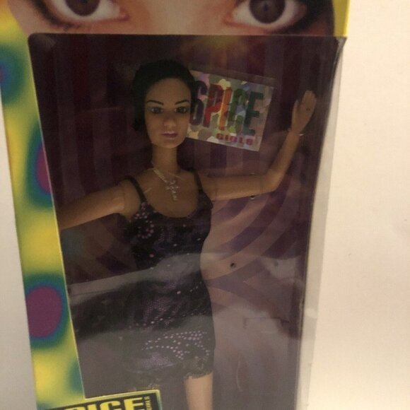 Spice Girls On Tour Posh Spice Doll Victoria Galoob Official Merchandise - Picture 3 of 9